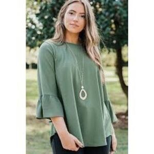 Chicos green Ruffle Sleeve top 3/4 sleeves